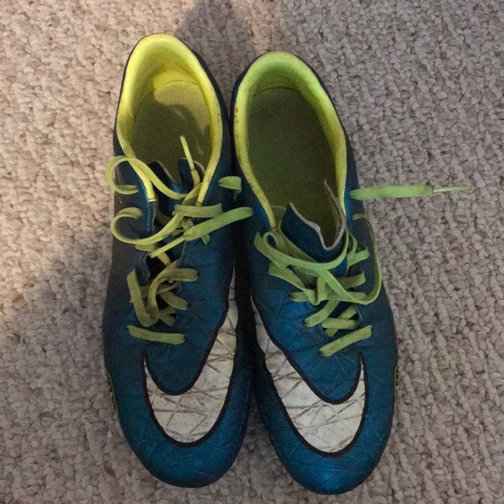 Nike hypervenom women’s soccer cleats